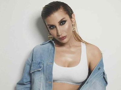 İrem Derici siyah bikinisi ile sosyal medyayı salladı! Derici siyah bikinisiyle görenleri kıskandırdı