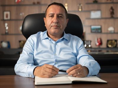 İş insanı Fesih Zeki Mert’e Kanada’dan Kral III. Charles nişanı