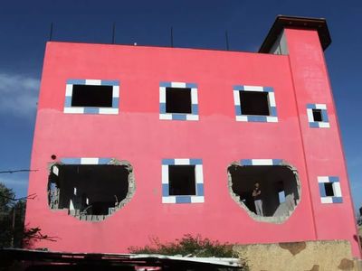 İşgalci İsrail'in zulmü devam ediyor: Filistinli tutuklu adamın evini patlayıcıyla yıktı!