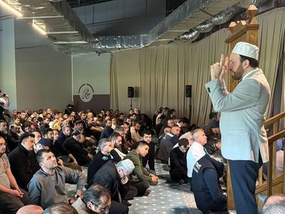 İşitme engelli vatandaşlara işaret diliyle cuma hutbesi okundu!