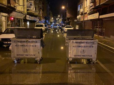 İskenderun’da deniz seviyesi yükseldi: Ev ve iş yerlerini su bastı