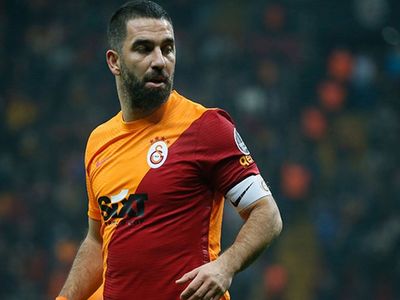 İskenderunspor, Galatasaray'dan ayrılması söz konusu olan Arda Turan'ı transfer etmek istiyor!