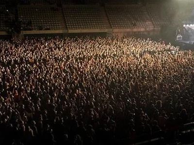 İspanya'da Sosyal Mesafesiz İlk Konser Yapıldı