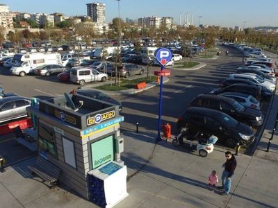 İSPARK otoparkında sistem arızası: Görevli vatandaşlardan 100 lira istedi