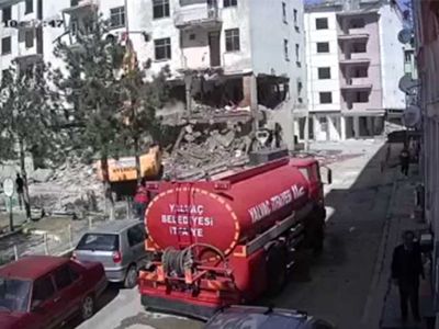 Isparta'da korkutan olay: 5 katlı binanın kontrollü yıkımında panik yaşandı!