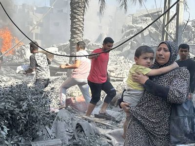 İsrail bir hastaneye daha saldırdı: İçinde 8 bin kişi bulunuyordu