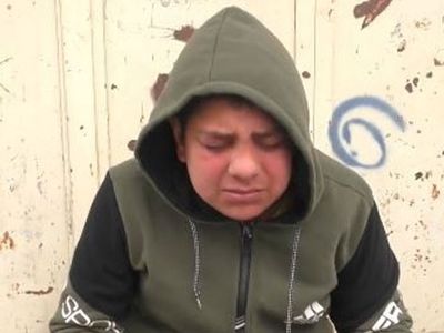 İsrail Güçleri Küçük Çocuğa Biber Gazıyla Saldırdı