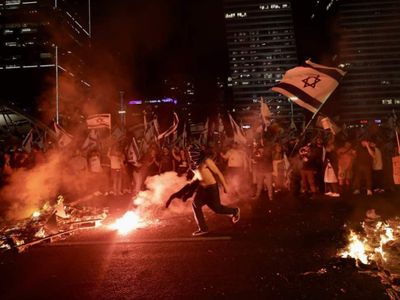 İsrail’de Netanyahu krizi: Savunma Bakanı’nı görevden aldı sokaklar karıştı