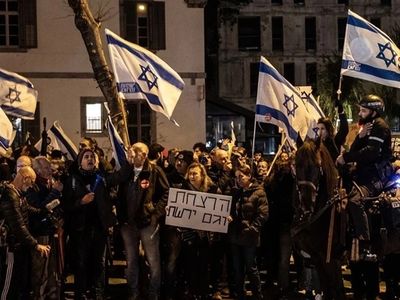 İsrail'de ortalık yangın yeri: Eylemciler Tel Aviv'i savaş alanına döndürdü