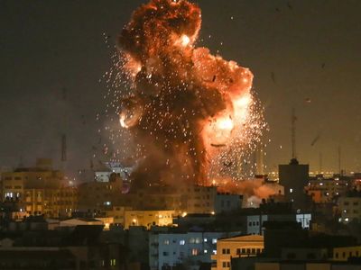 İsrail'den Lübnan'a Yoğun Bombardıman: Siber Saldırı Yerini Kanlı Saldırıya Bıraktı!