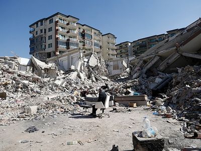 İsrail'in Gazze'deki Soykırımı 250. Gününü Doldurdu: Acı, Gözyaşı ve Enkaz
