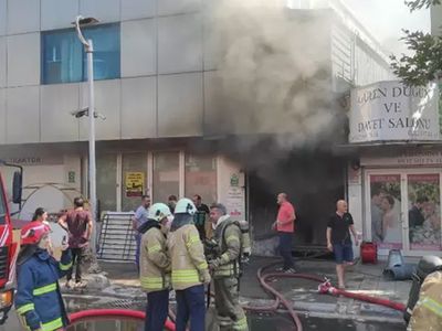 İstanbul Bayrampaşa’da iş merkezinde yangın: Mahsur kalanlar var