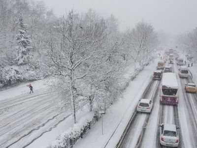 İstanbul beyaz örtüyle kaplandı! Meteoroloji Genel Müdürlüğü 10 Mart 2022 Perşembe hava durumu raporunu yayımladı: Tüm yurtta yağış var!