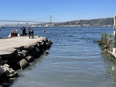 İstanbul Boğaz'ı Bekar Deresi'nin kirli, kokan sularıyla kirlenmeye devam ediyor