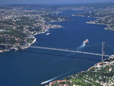 İstanbul Boğazı Çift Taraflı Olarak Gemi Trafiğine Kapatıldı