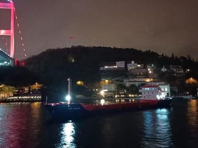 İstanbul boğazı gemi trafiğine kapandı: Sebebi belli oldu