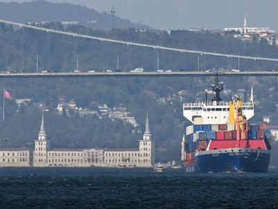 İstanbul Boğazı’nda gemi arızası: Trafik çift yönlü durduruldu