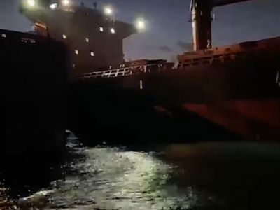 İstanbul Boğazı’nda korku dolu anlar: İki gemi çarpıştı!