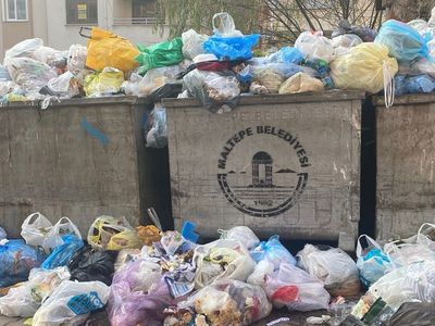İstanbul kaderine terk edildi: Çöp transfer işçileri greve hazırlanıyor