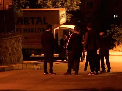İstanbul Maltepe'de 2 Grup Arasında Kalaşnikoflu Çatışma! Yaralılar Var!