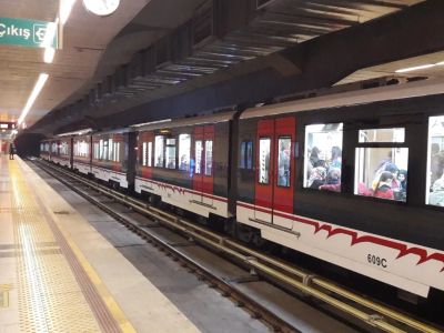 İstanbul ulaşımında kritik an: Metro hattındaki arıza büyük yoğunluk ve kuyruklara neden oldu!