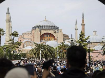 İstanbul’a milyonlarca turist geldi: Tüm zamanların rekoru kırıldı