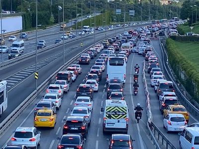 İstanbul’da 30 Ağustos hareketliliği: O yollar trafiğe kapatıldı