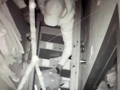 İstanbul'da akılalmaz hırsızlık! Duvarı delip mağazadan 450 bin değerinde ürün çaldı: O anlar kameralara yansıdı