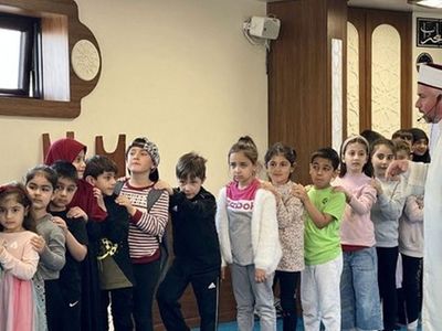 İstanbul'da başlatılıp dünyaya ulaşan Teravih Treni oyununun son durağı Ayasofya Camii oldu!