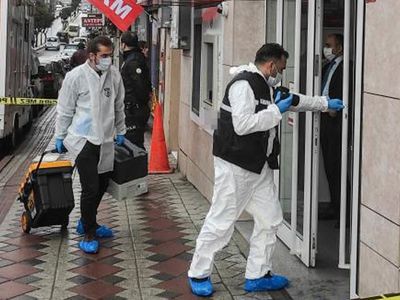 İstanbul'da Bıçak ile Biber Gazıyla Banka Soygunu