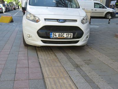 İstanbul’da Engelliler İçin Yapılan Yollar İşgal Ediliyor
