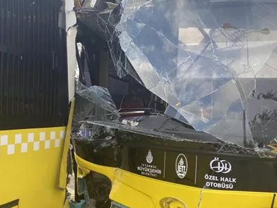 İstanbul'da iki İETT'nin Özel Halk Otobüsü çarpıştı, facianın eşiğinden dönüldü!