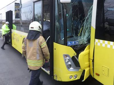 İstanbul’da İki İETT Otobüsü Çarpıştı: Yaralılar Var