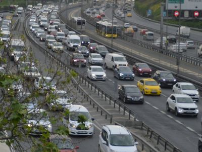 İstanbul'da İlk İş Gününde Trafik Durma Noktasına Geldi!