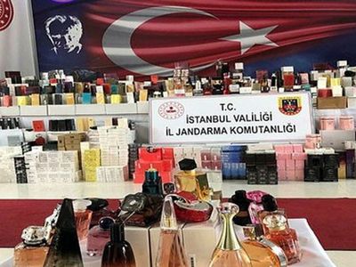 İstanbul'da Kaçak Parfüm Operasyonu Yapıldı