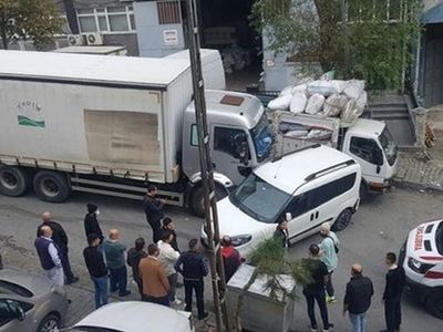 İstanbul'da Kamyon Kazası! Şoför Kamyonu Tutarak Durdurmak İstedi!