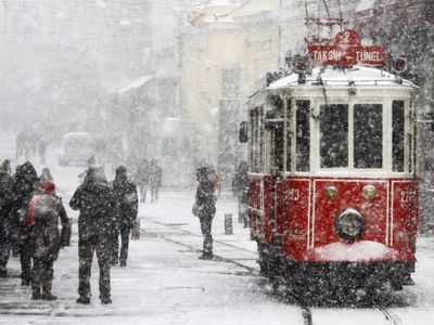 İstanbul'da kar yağışı kaç gün sürecek? Meteoroloji Genel Müdürlüğü 12 Mart 2022 Cumartesi hava durumu raporunu yayımladı! Megakent alarmda