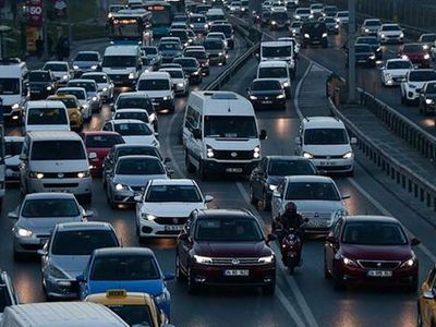 İstanbul'da Kısıtlama Sonrası Trafik Yoğunluğu Yüzde 62 Oldu