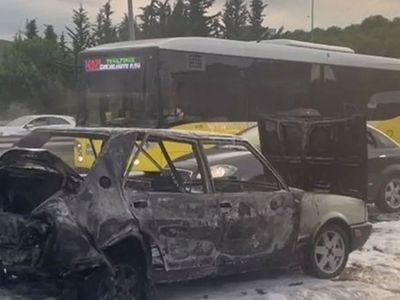 İstanbul’da korku dolu anlar: Minibüse çarpan araç alev aldı