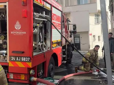 İstanbul’da korkunç yangın: Çevre evlere sıçradı!