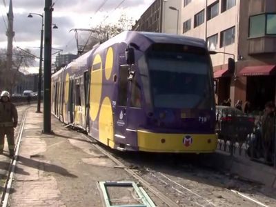 İstanbul’da korkutan kaza: Kabataş’ta tramvay yoldan çıktı