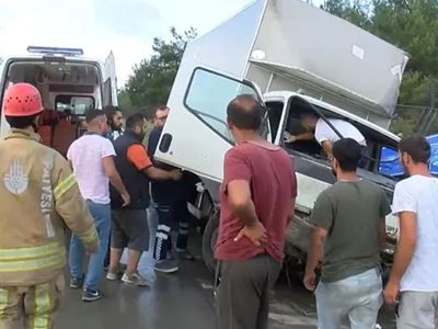 İstanbul'da korkutan kaza! Zincirleme kazada çok sayıda yaralı var