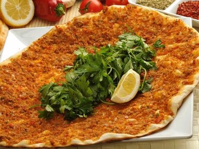 İstanbul'da lahmacun tartışması! 15 TL'ye veya 40 liraya lahmacun olur mu?
