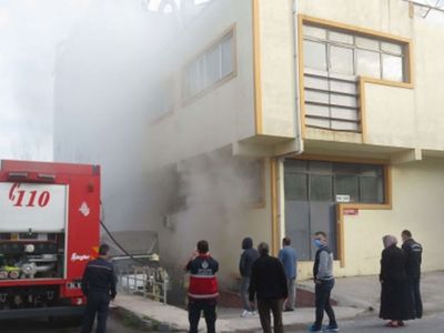 İstanbul'da Mobilya Atölyesinde Yangın Meydana Geldi