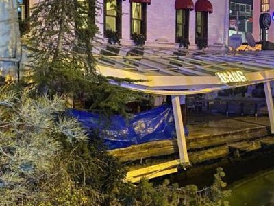 İstanbul’da restoranın bulunduğu iskele çöktü: Çok sayıda yaralı var