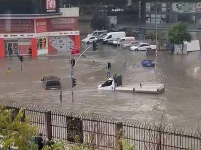 İstanbul’da sağanak yağış depremi: Evlerin alt katlarını su bastı