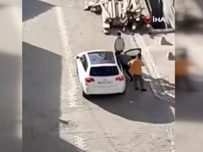 İstanbul’da Saldırgan Kişi Bir Kadını Defalarca Tokatladı!