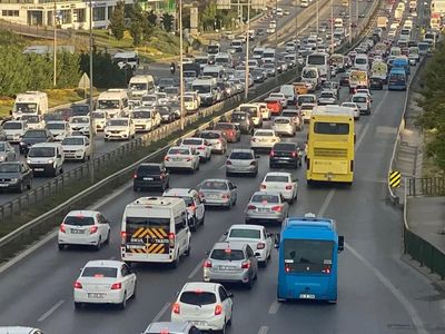 İstanbul'da Salgın Toplu Taşıma Kullanımında Endişe Yaratıyor