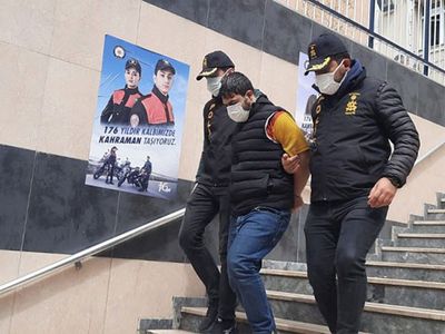 İstanbul’da Cep Telefonu Dükkanına Giren Hırsızlar Tutuklandı