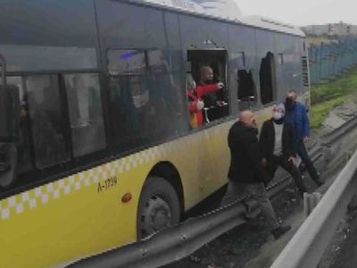İstanbul’da sürücüsüz İETT dehşeti!  Çok sayıda yaralı var!